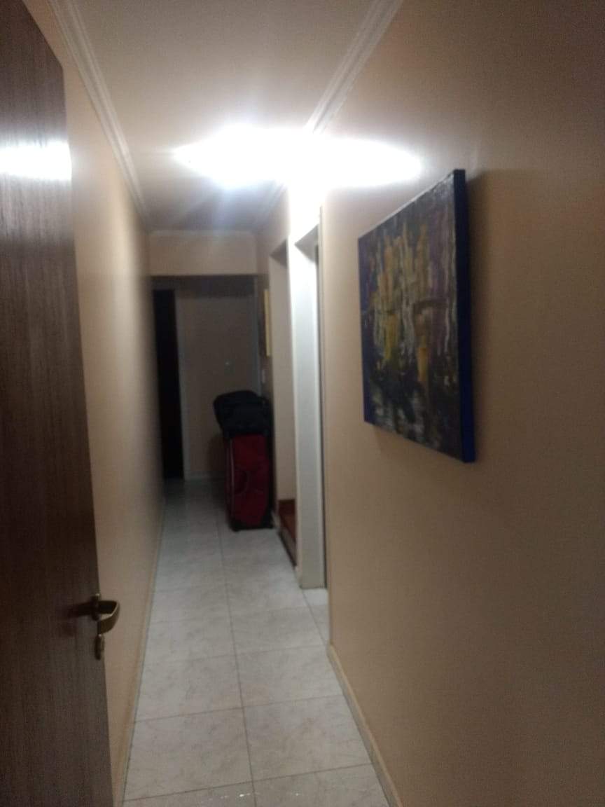 Venta CASA de 5 dormitorios mas escritorio en Barrio Urca. - Imagen 1