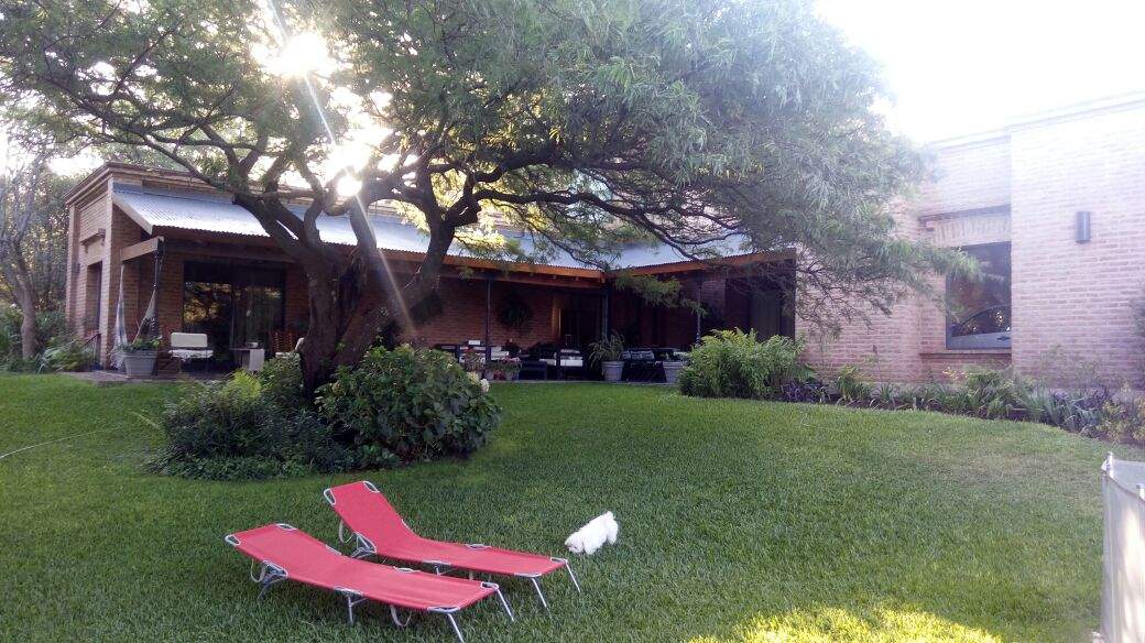 Venta CASA de 3 dormitorios en Country El Bosque. - Imagen 1