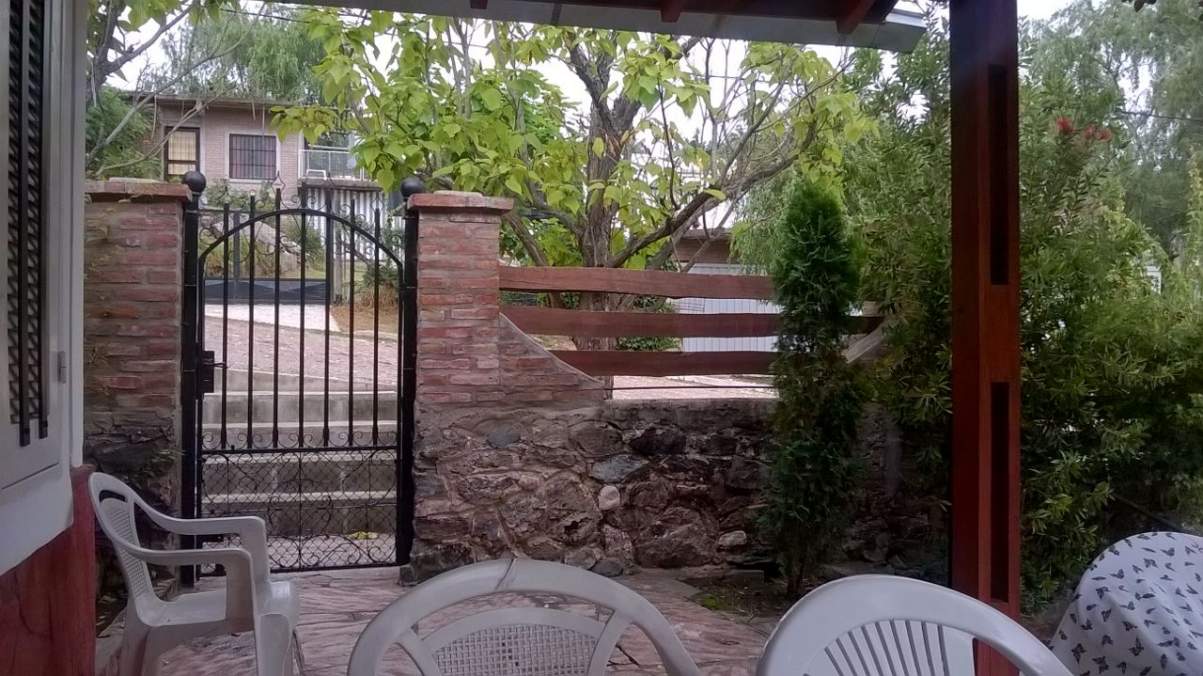 Se vende casa de 4 dormitorios en Carlos Paz, Barrio Solares de las Ensenadas. - Imagen 1
