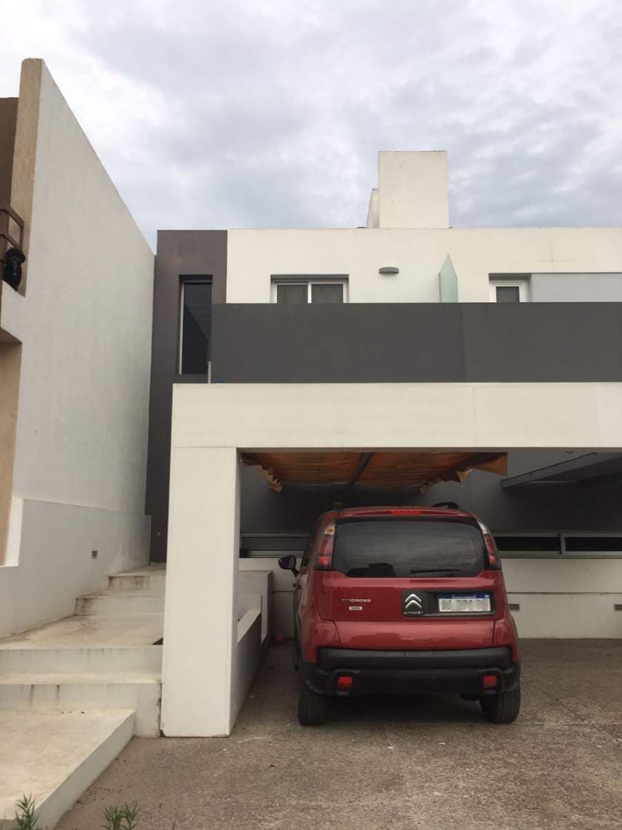 Venta DUPLEX en Barrio Los Aromitos - Imagen 1