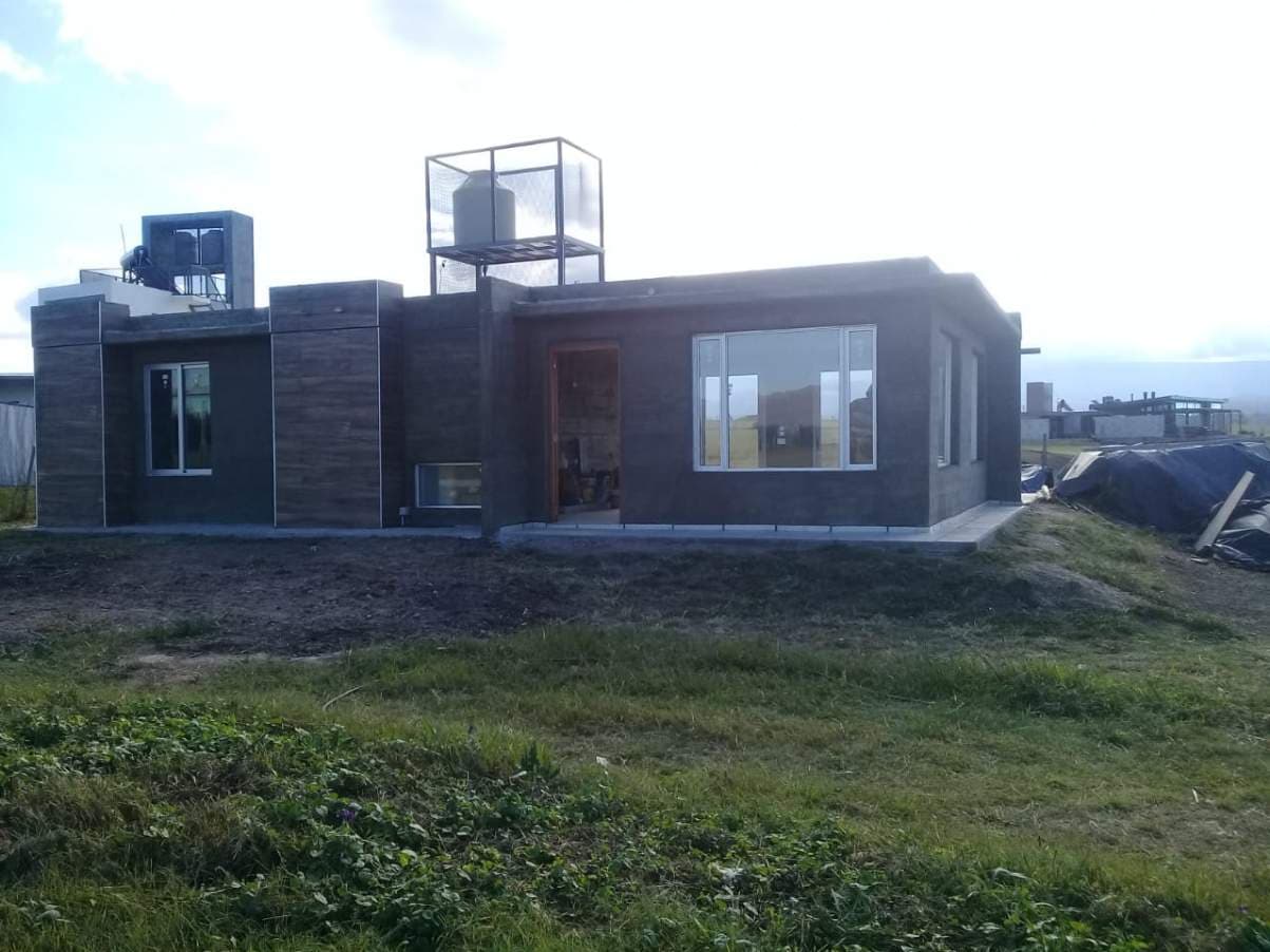 Se vende CASA en Country Puerto del Águila - Imagen 1