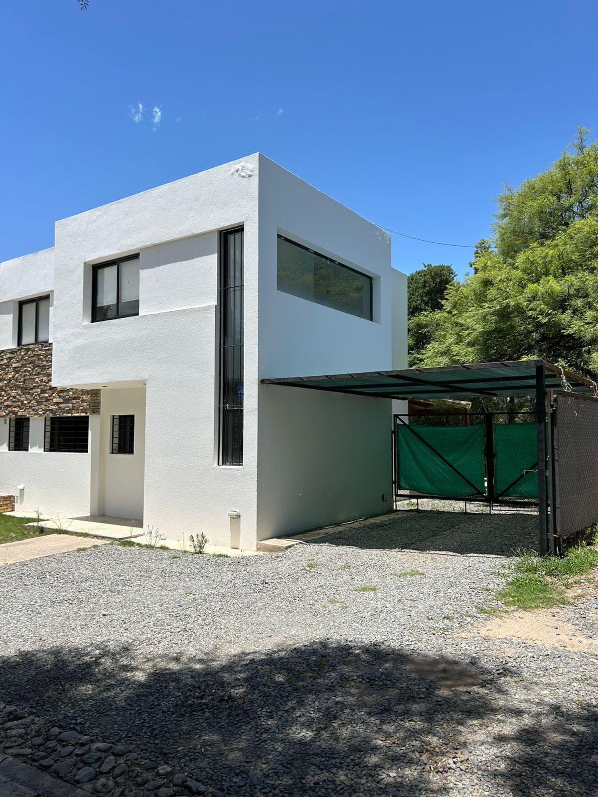 Venta  Casa de 3 Dormitorios en Housing La Pedrera, Villa Warcalde - Imagen 1