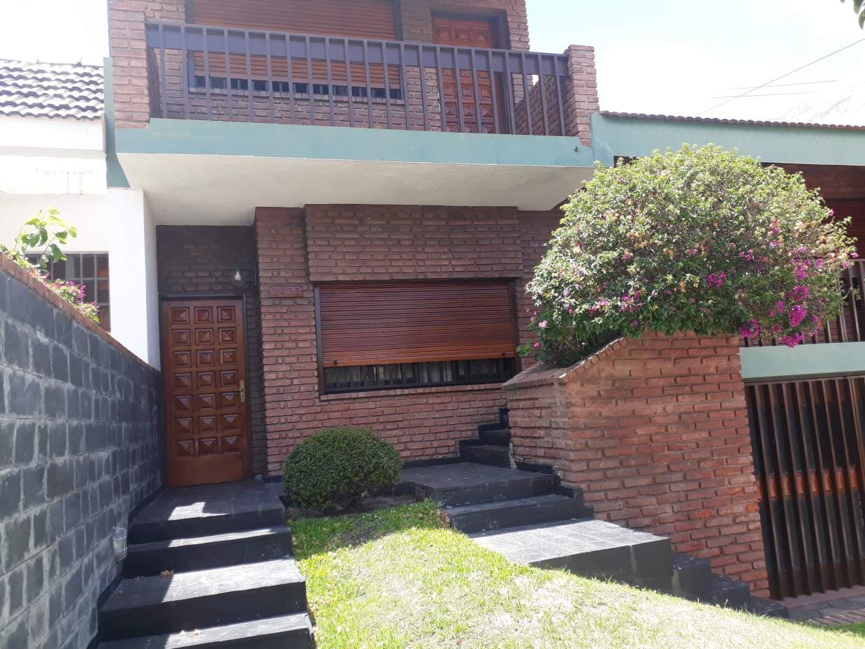 Venta CASA en B° Parque Chacabuco - Imagen 1