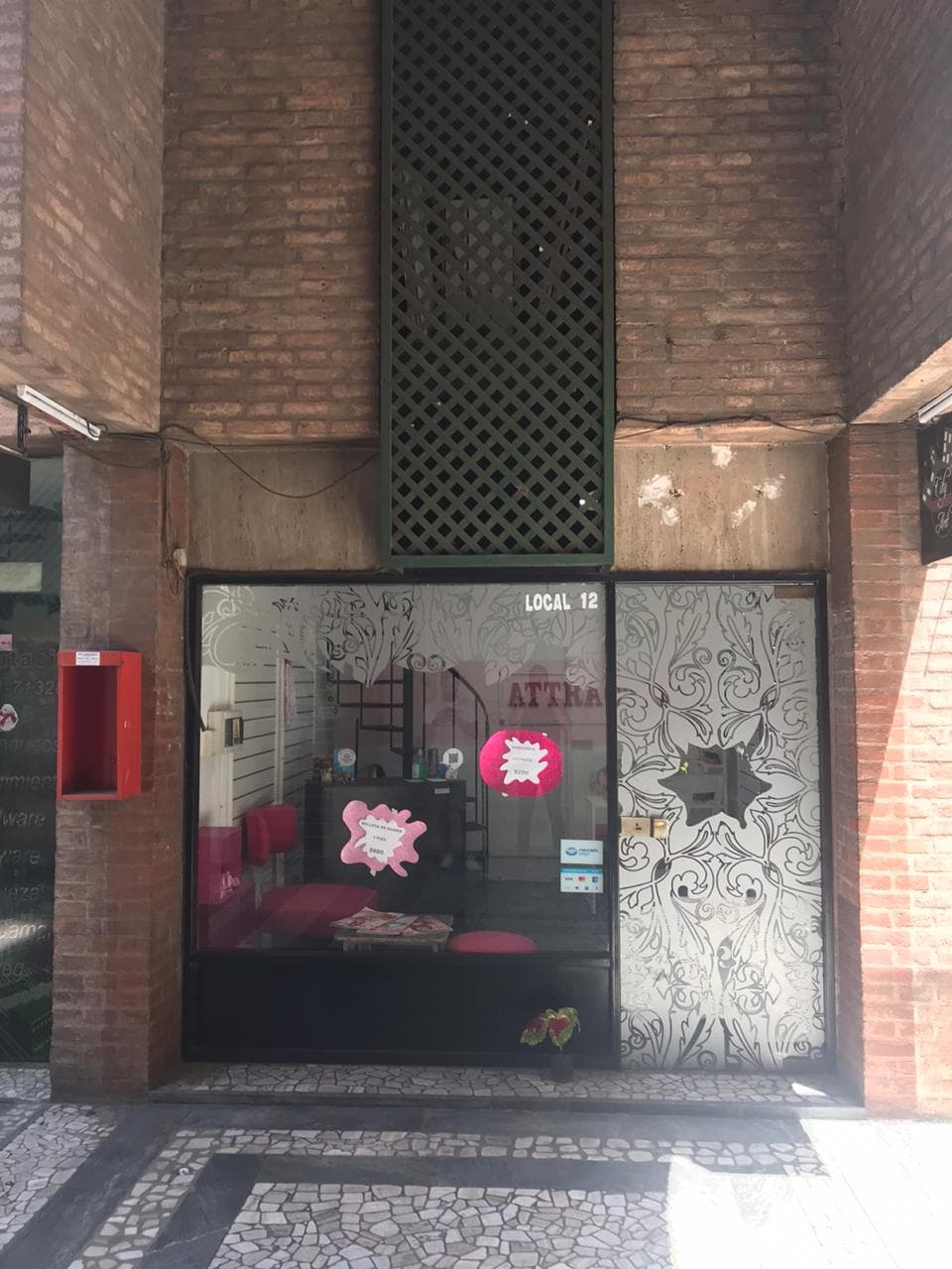 Venta LOCAL en Galería Santo Domingo B° Centro, calle Belgrano y Velez Sarfield - Imagen 1