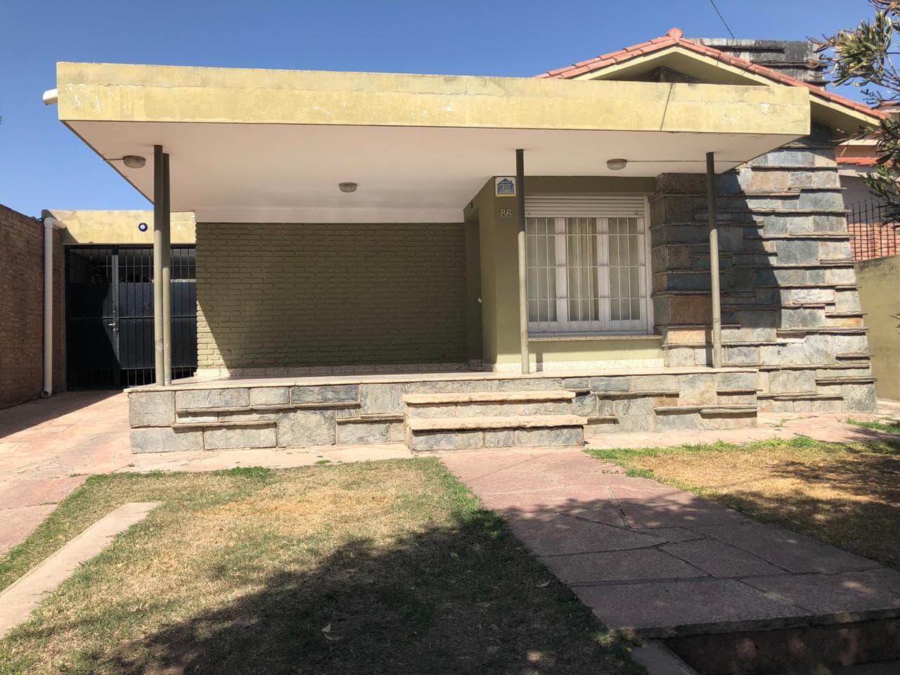 Venta CASA en Carlos Paz, calle Punilla, Córdoba - Imagen 1