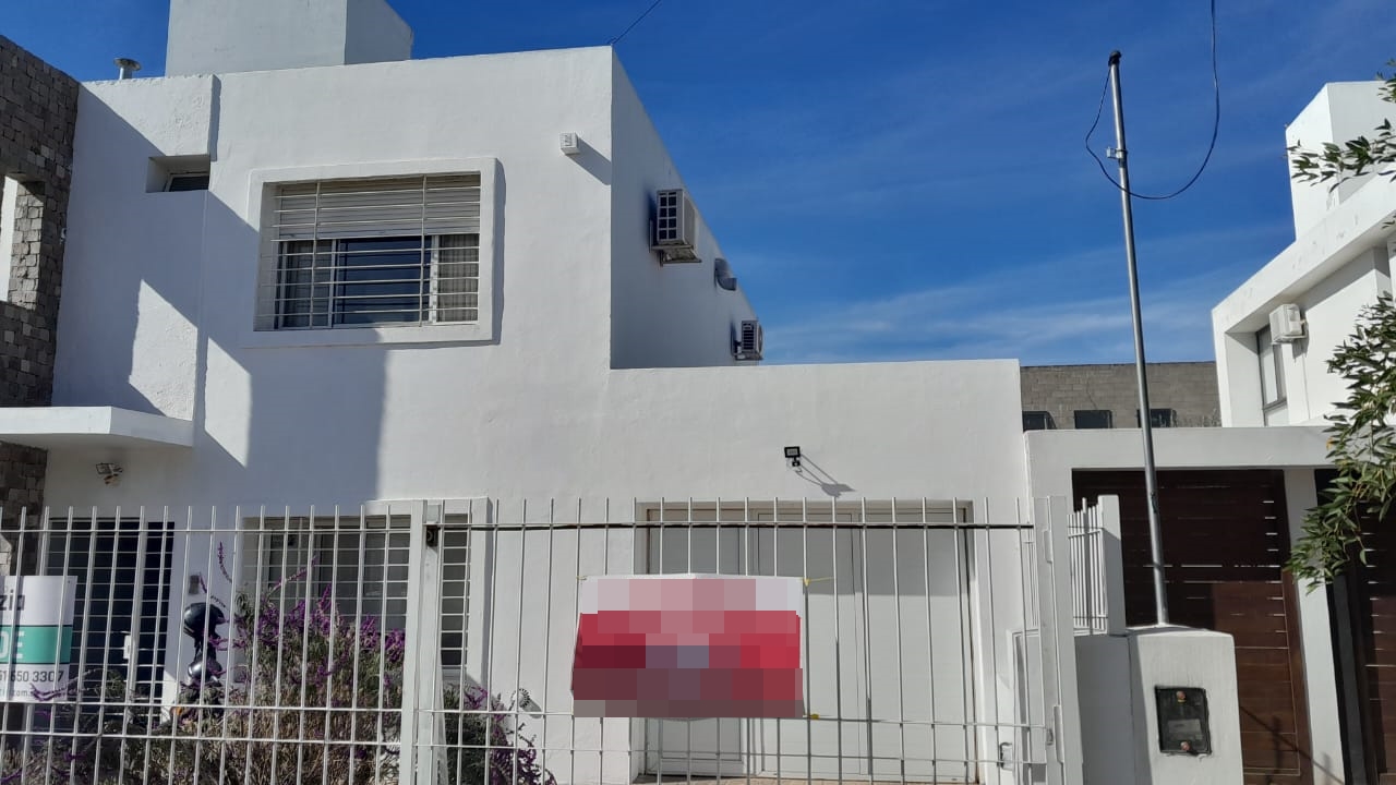 Venta CASA en Barrio Parque Alameda calle 10 de Octubre ID: 3697 - Imagen 1