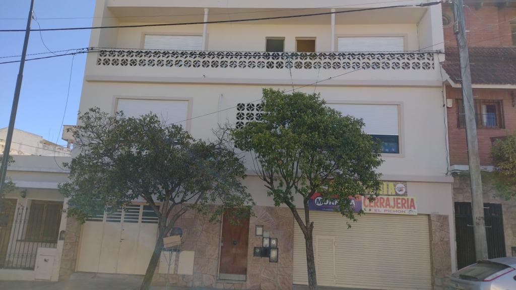 OPORTUNIDAD INVERSORES !!!! Venta EDIFICIO COMPLETO en Barrio Güemes , calle Mariano Moreno ID: 3906 - Imagen 1