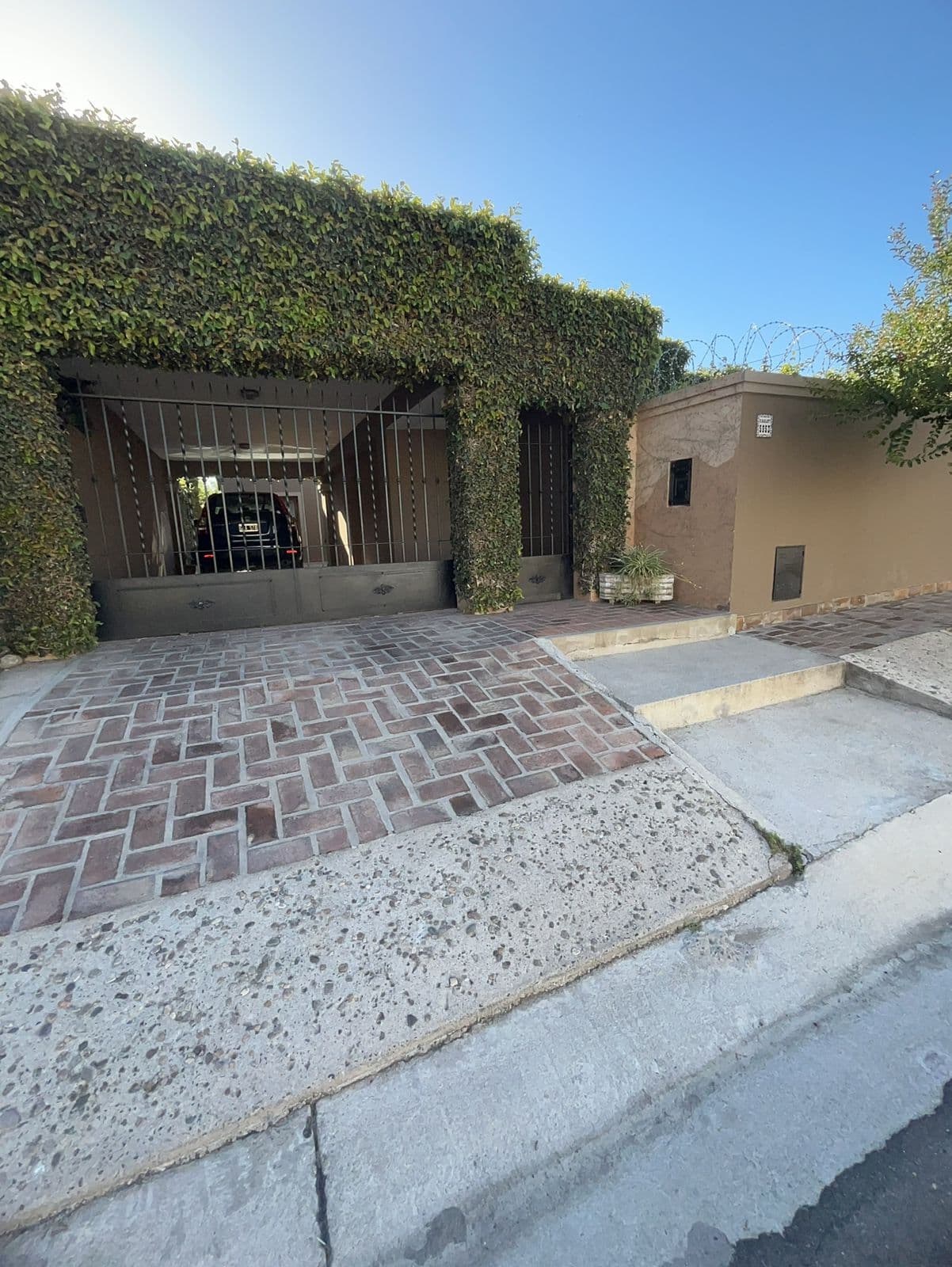 IMPECABLE !!!! Venta CASA en Arguello ,calle Roberto Barany, Cordoba. - Imagen 1