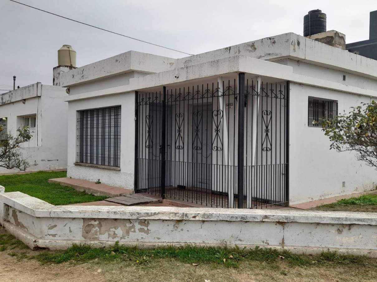 Venta CASA EN ESQUINA en Barrio Ituzaingo calle Fulton, Cordoba - Imagen 1