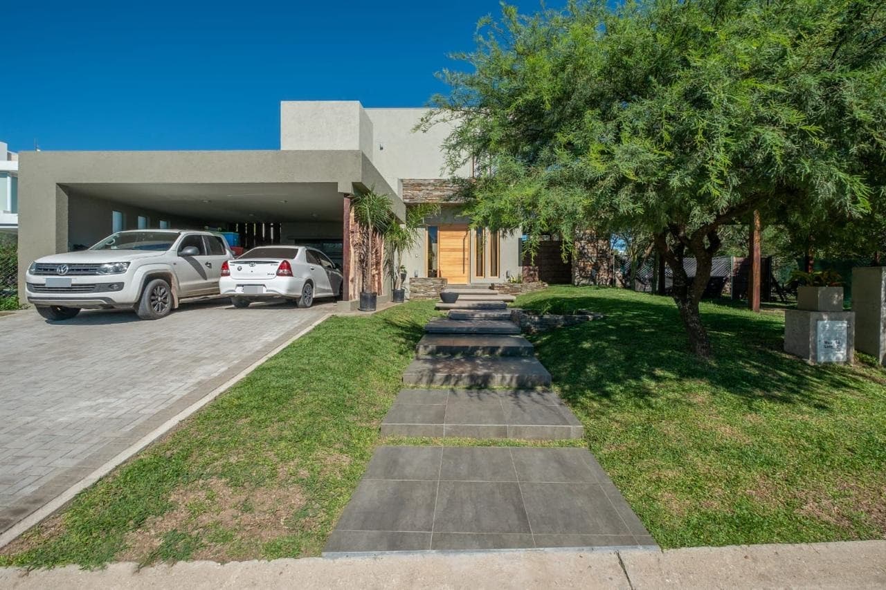 ESPECTACULAR !!! Venta CASA en Barrio Privado Las Cañitas, Malagueño ID: 4217 - Imagen 1