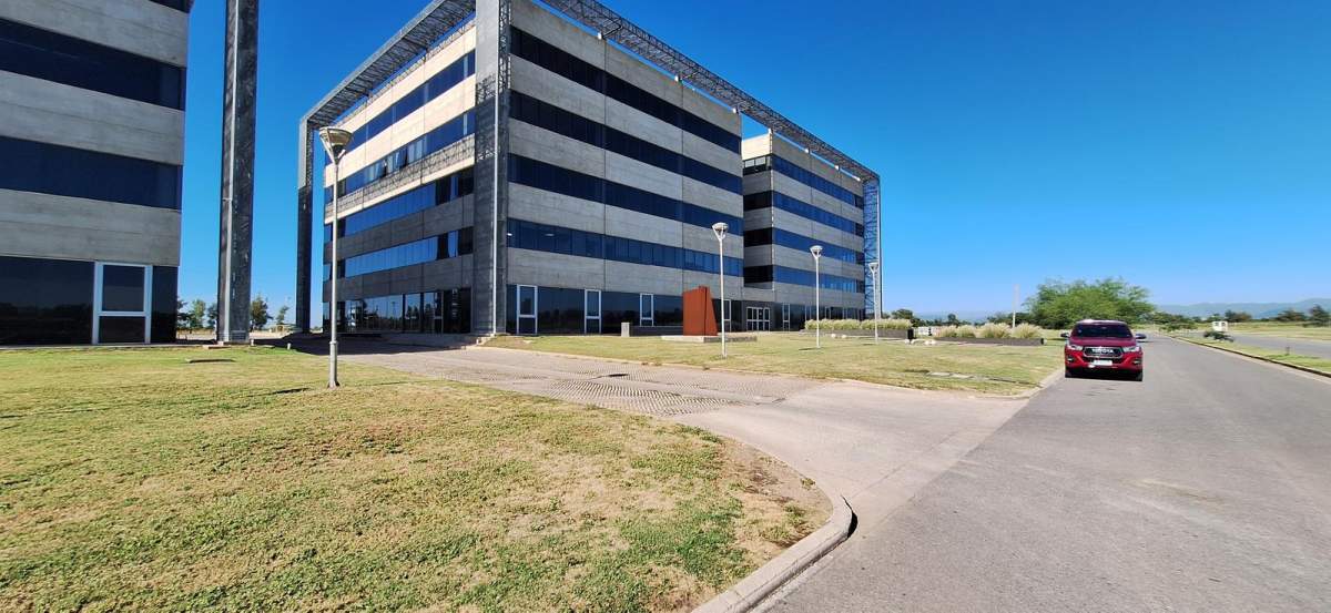 Alquiler OFICINA en Complejo Parque empresarial Aeropuerto (PEA),Calle Av. La Voz del interior km 8 1/2 - Imagen 1