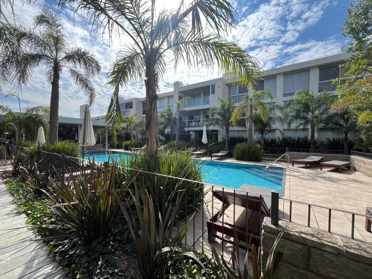 Venta DEPARTAMENTO en Complejo La Rosella, Barrio Valle Escondido - Imagen 1