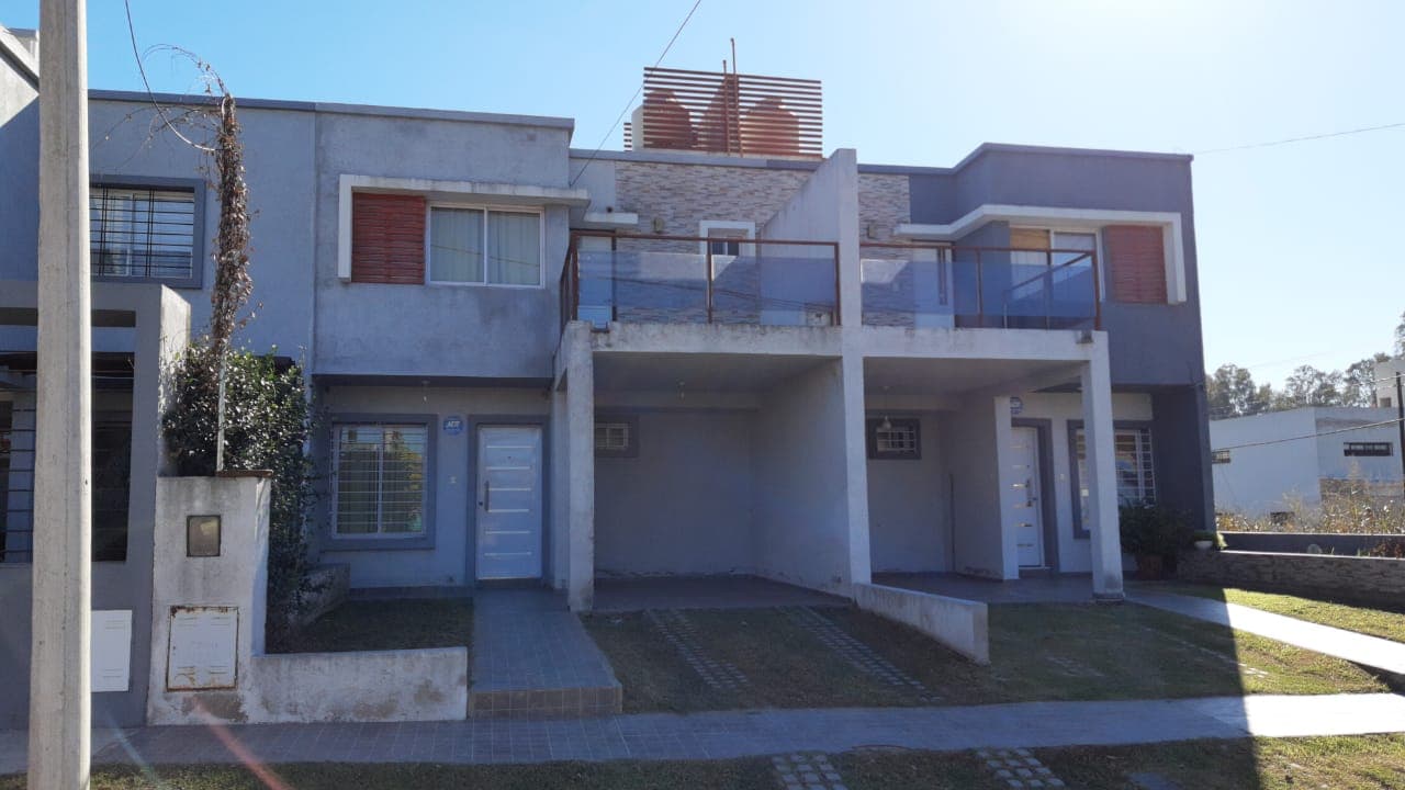 VENTA DE DUPLEX en AV. MAHATMA GANDHI - Imagen 1