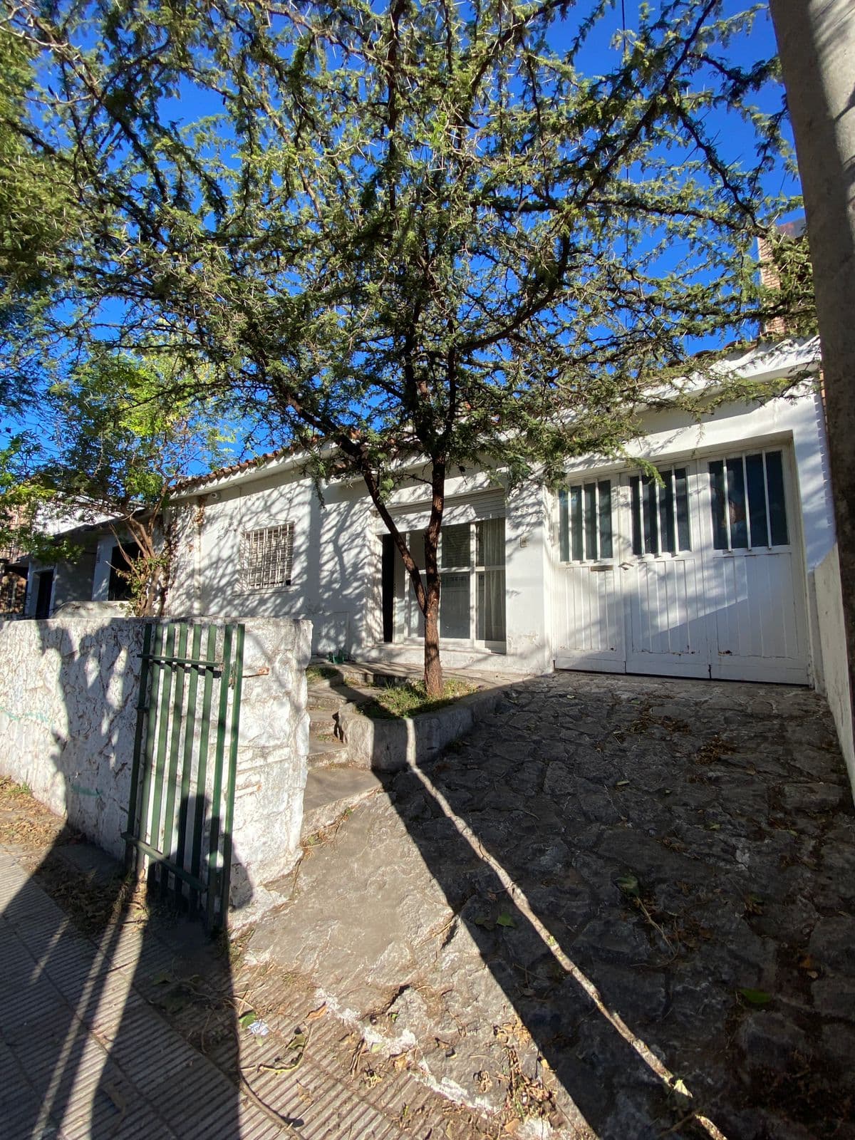 CASA EN VENTA en Barrio VeleZ Sarfield - Imagen 1