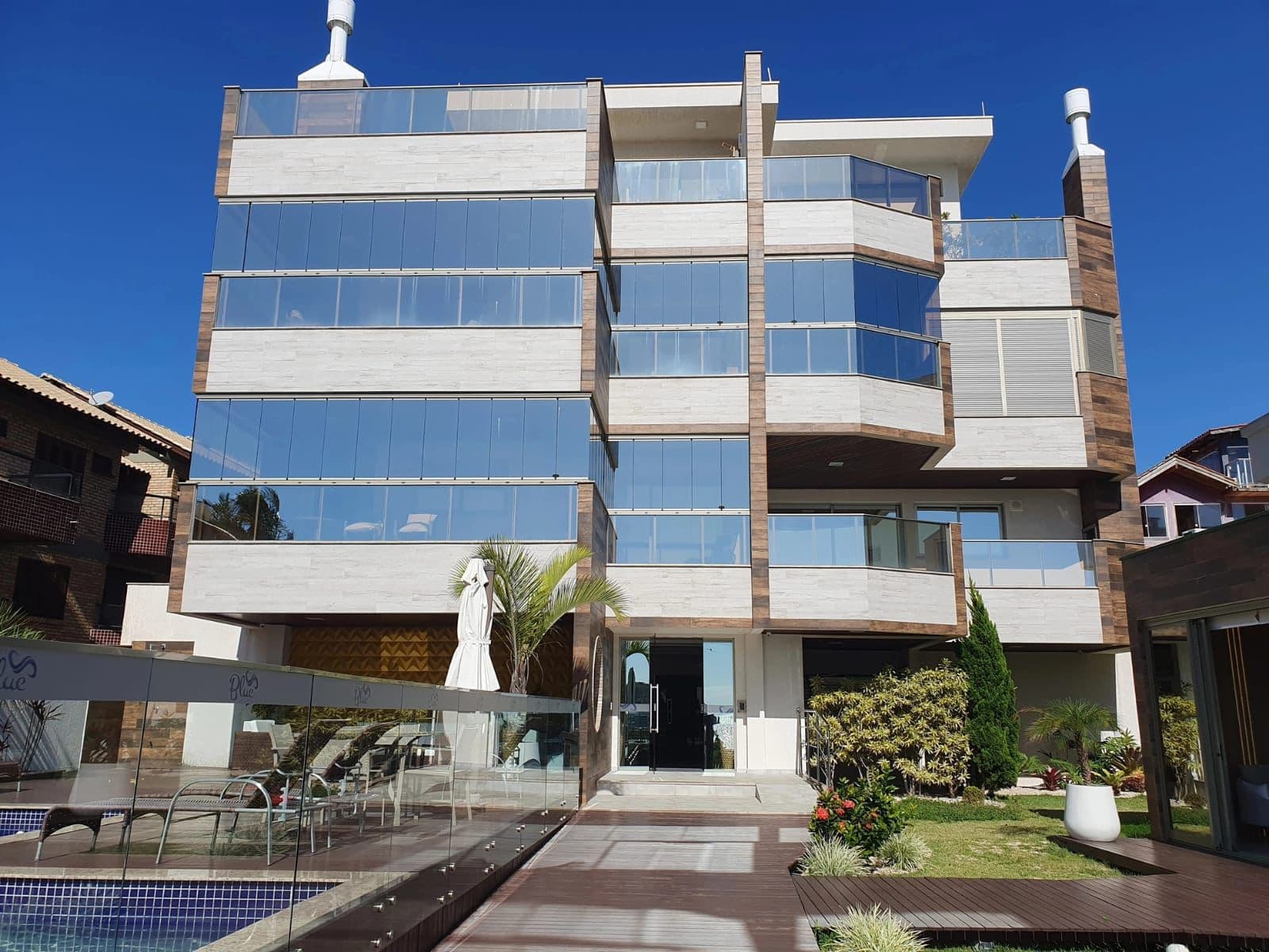 Infinity Blue  Departamento en venta frente al mar en Bombinhas - Imagen 1