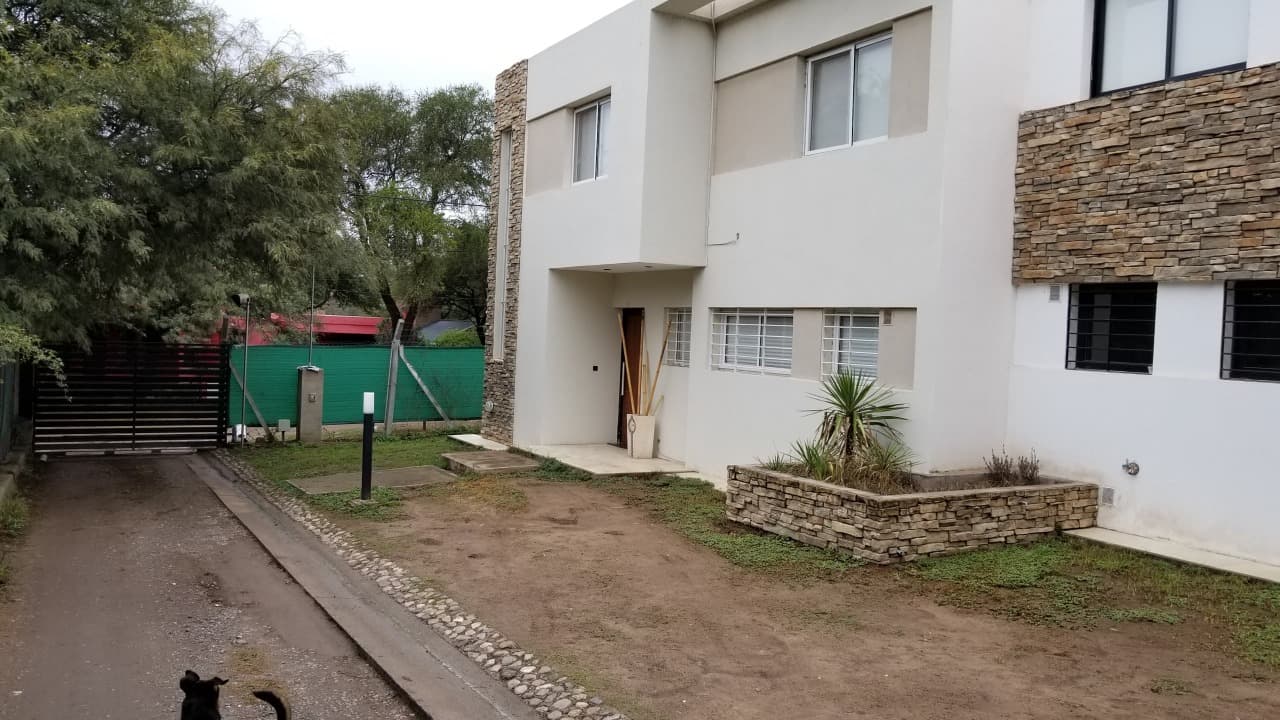 Casa en Alquiler  3 Dormitorios en Housing La Pedrera, Villa Warcalde - Imagen 1