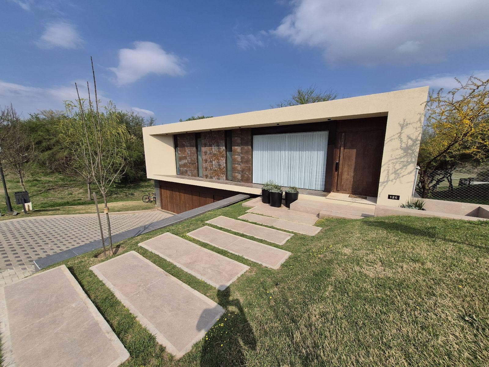 CASA EN VENTA EN EL TERRON - Imagen 1