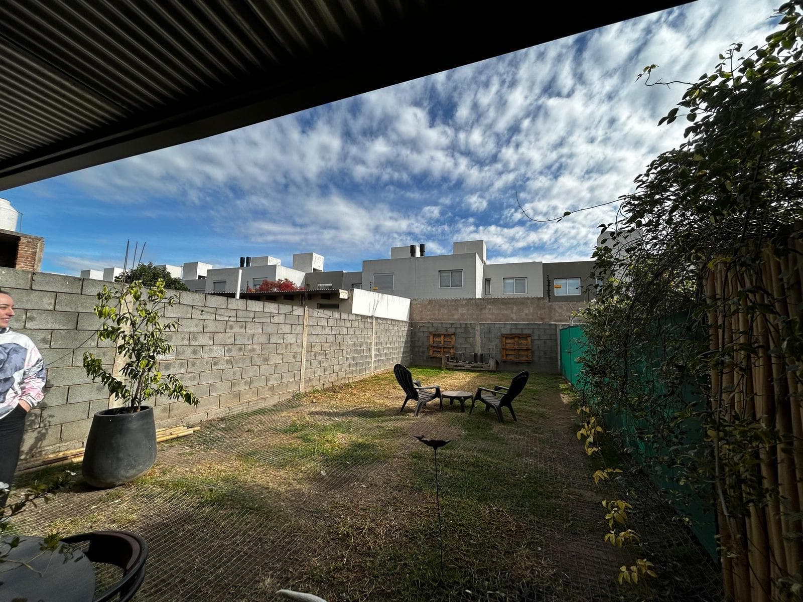 ESPECTACULAR DUPLEX APTO CREDITO EN VENTA, A UNA CUADRA DE VALLE ESCONDIDO - Imagen 1