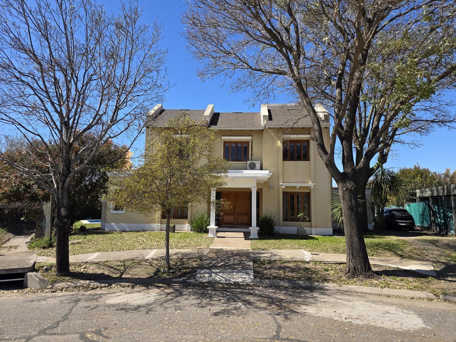 CASA EN VENTA  BARRIO LOS SOLES, VALLE ESCONDIDO - Imagen 1
