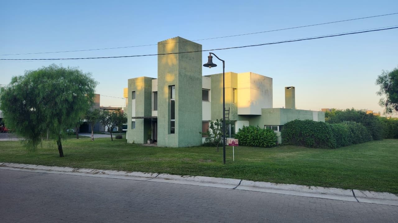 Casa en venta en Barrio Privado Las Corzuelas  Unquillo - Imagen 1