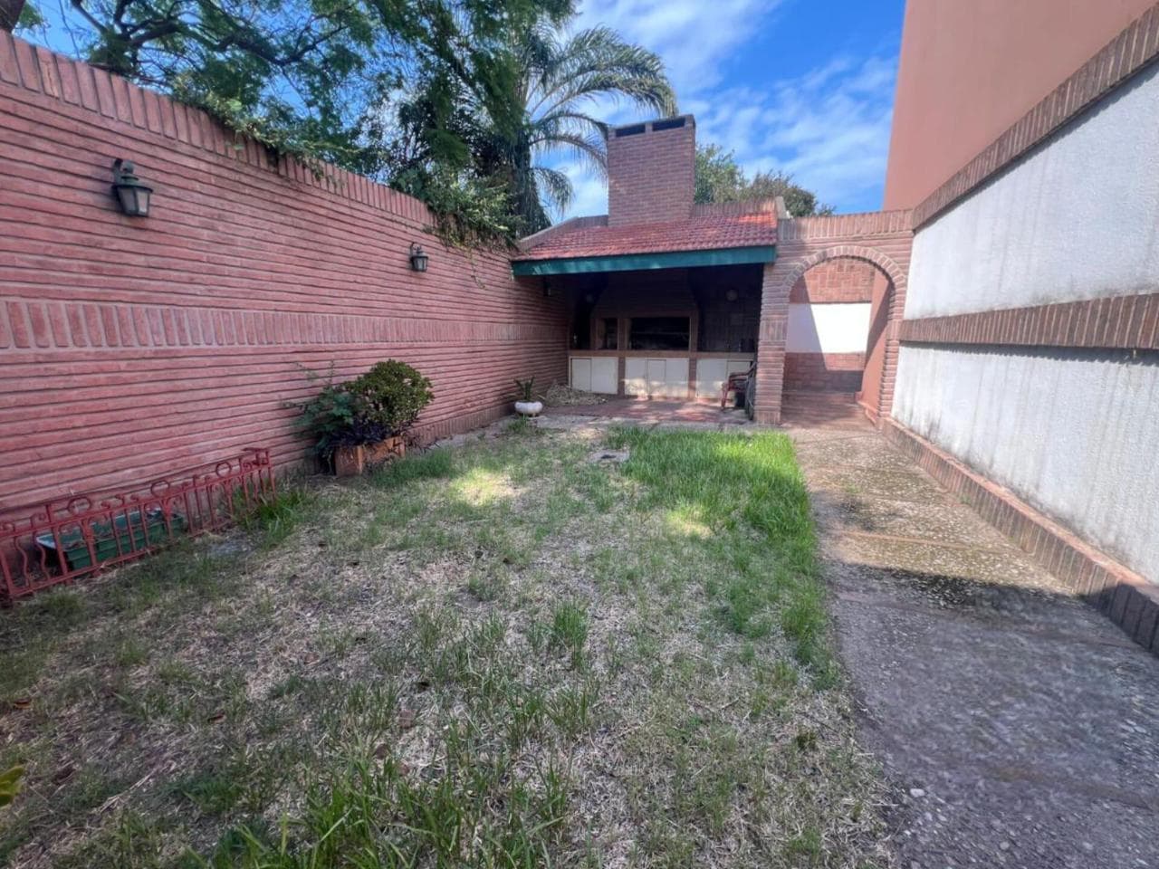 Casa en venta de 3 dormitorios en Barrio Urca - Imagen 1