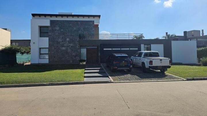 CASA EN VENTA EN BARRIO LAS TERRAZAS, Valle Escondido APTO CREDITO - Imagen 1