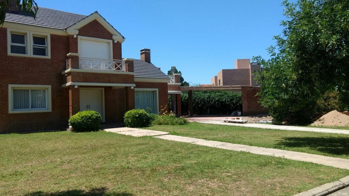 Casa en Venta Los Cielos  - Valle Escondido