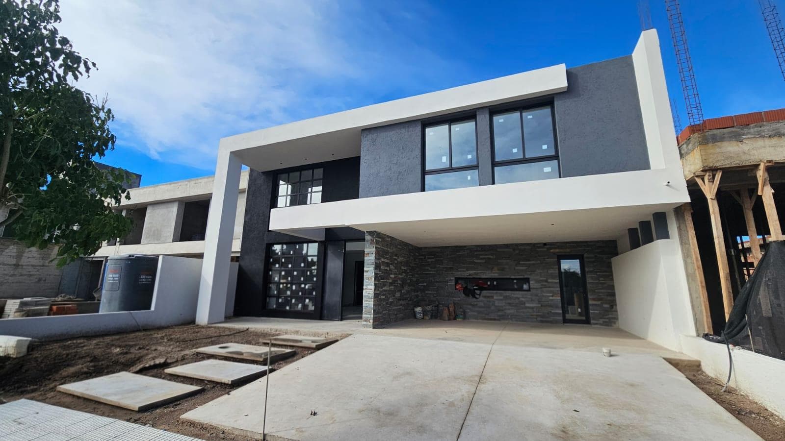 VENTA  CASA PREMIUM EN LA LUISITA - Imagen 1