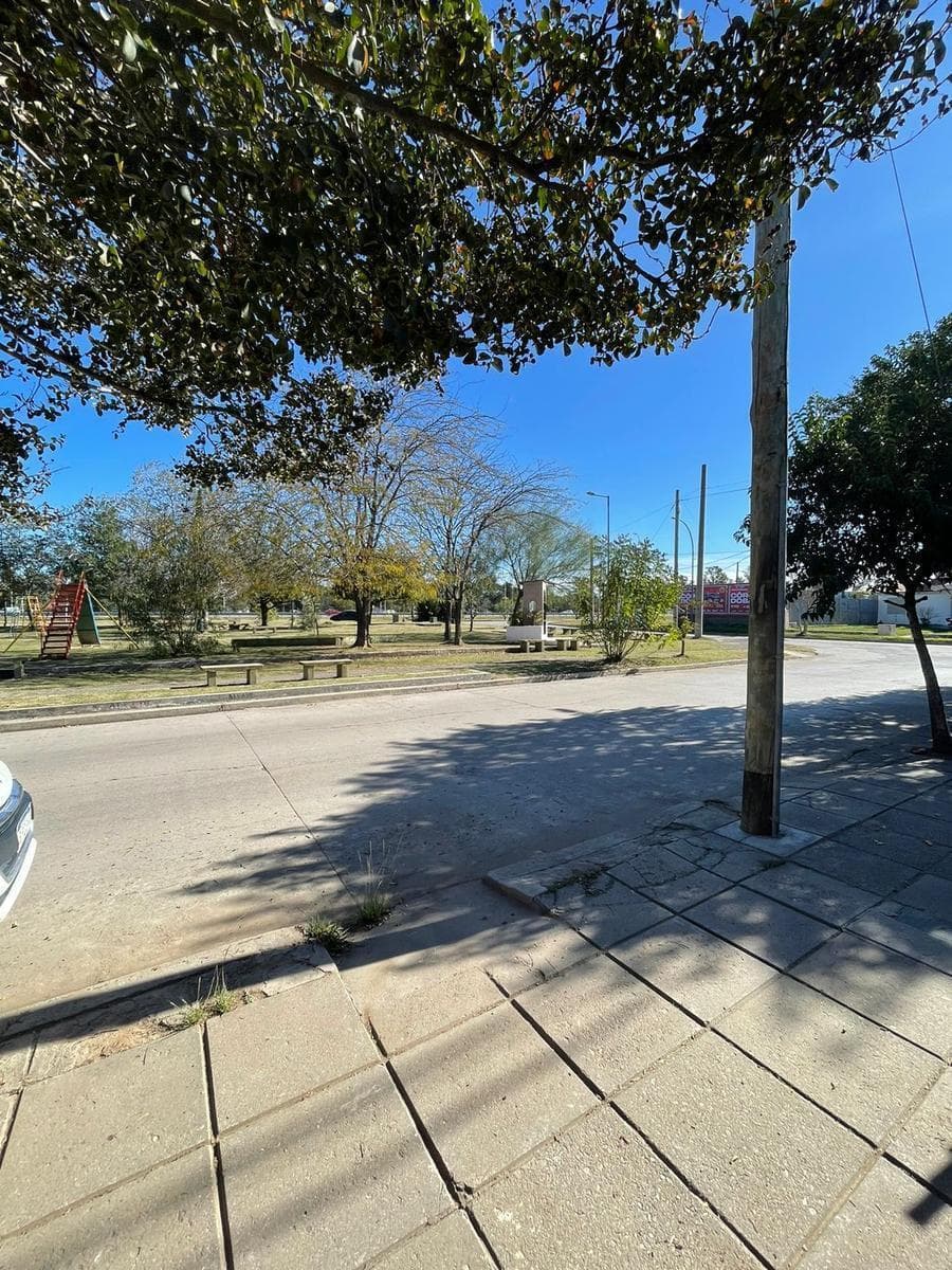 VENTA  CASA EN Los Robles - Imagen 1