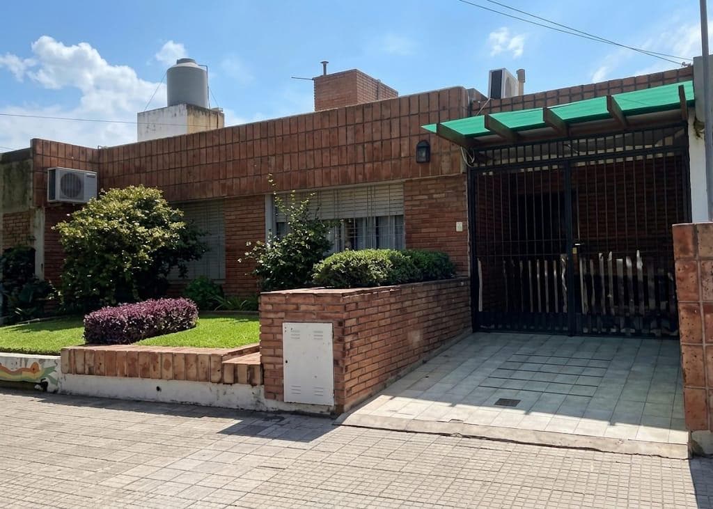 VENTA CASA  EN LOS NARANJOS - Imagen 1