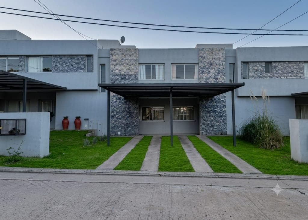 ALQUILER CASA  EN TERRAZAS DE LA ESTANZUELA  LA CALERA - Imagen 1