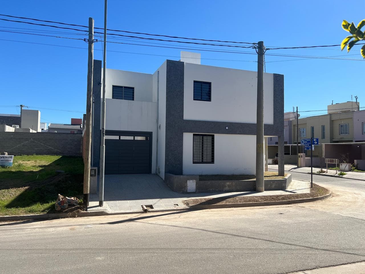 VENTA  DÚPLEX ESQUINA A ESTRENAR EN BARRIO NUEVO URCA - Imagen 1