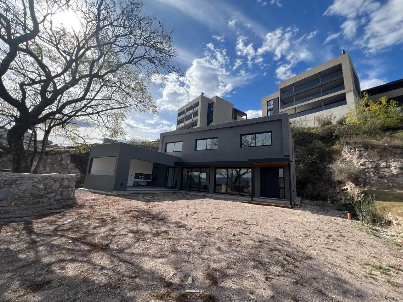 VENTA  CASA A ESTRENAR EN LA CUESTA COUNTRY  LA CALERA - Imagen 1