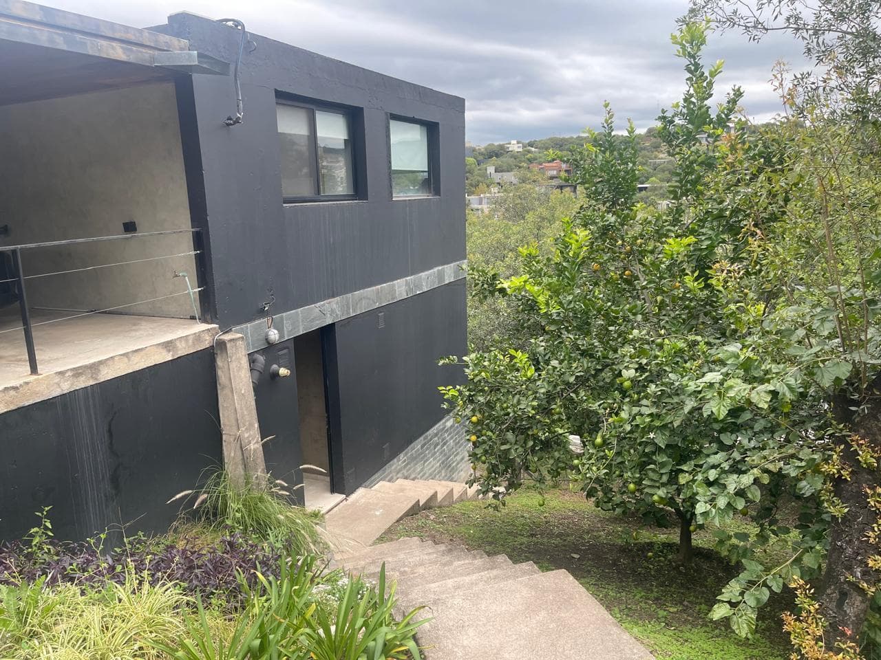 VENTA  CASA DE CATEGORÍA EN ESTANCIA Q2  MENDIOLAZA