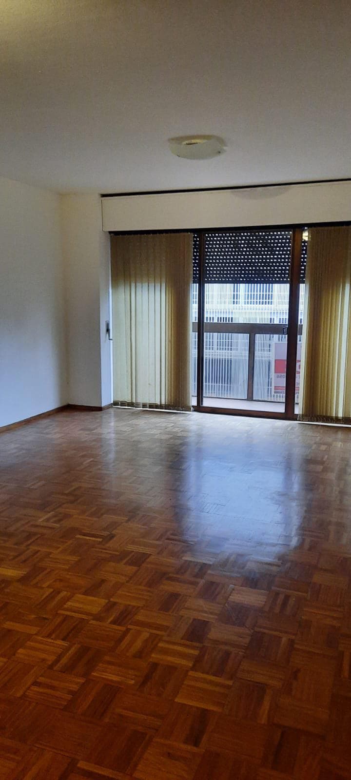 VENTA  OPORTUNIDAD DEPARTAMENTO  CON COCHERA EN EL CENTRO - Imagen 1