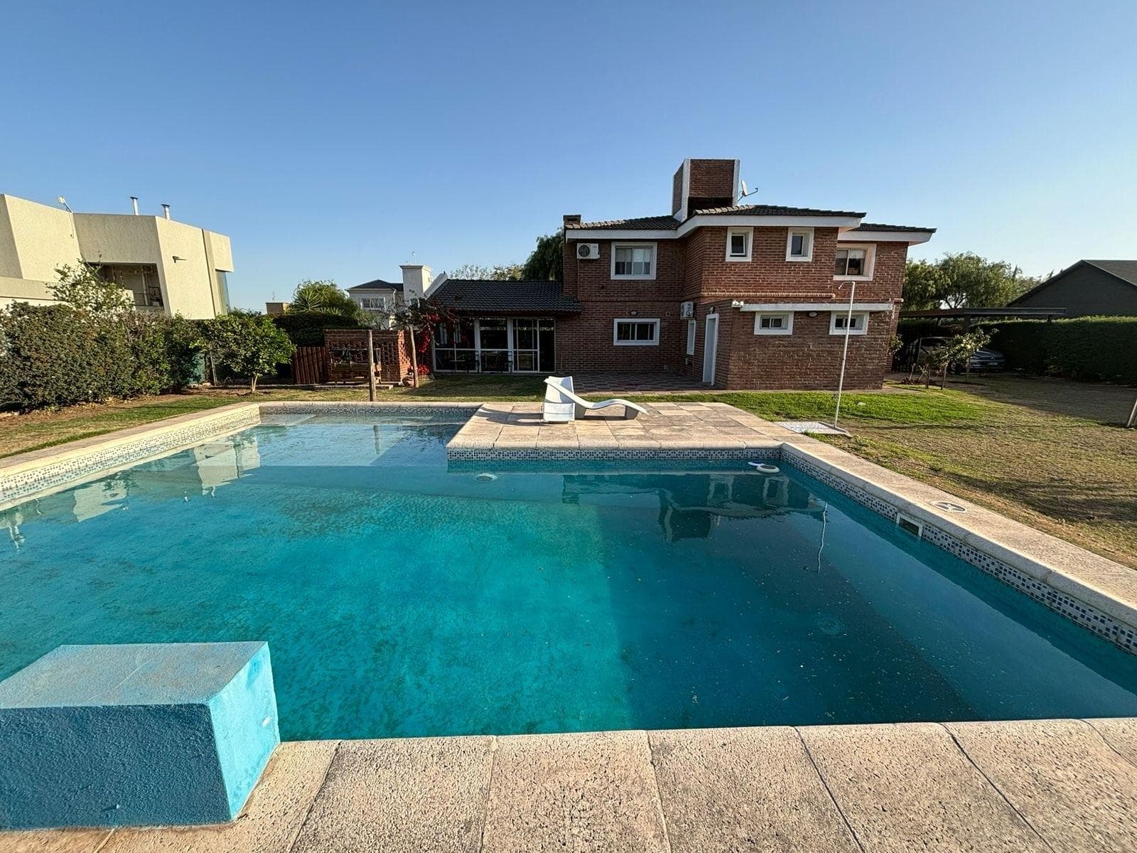 VENTA  CASA 4 DORMITORIOS EN COUNTRY SAN ISIDRO - Imagen 1