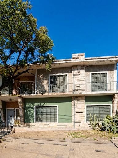 VENTA  IMPORTANTE CASA EN B CRISOL  AV. SABATTINI AL 1600 - Imagen 1