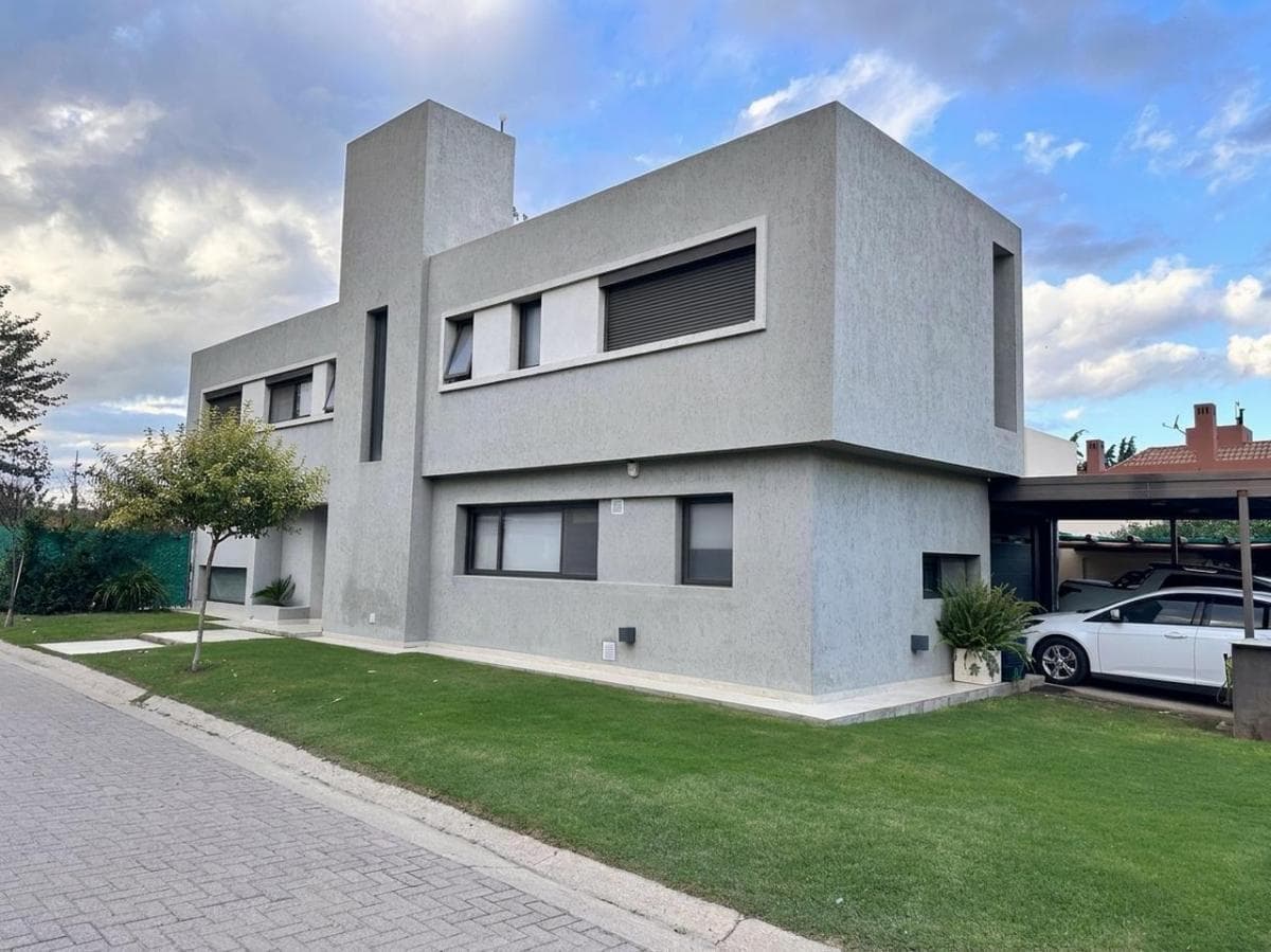 VENTA CASA  EN COUNTRY CAMPO DE VUELO  CÓRDOBA - Imagen 1