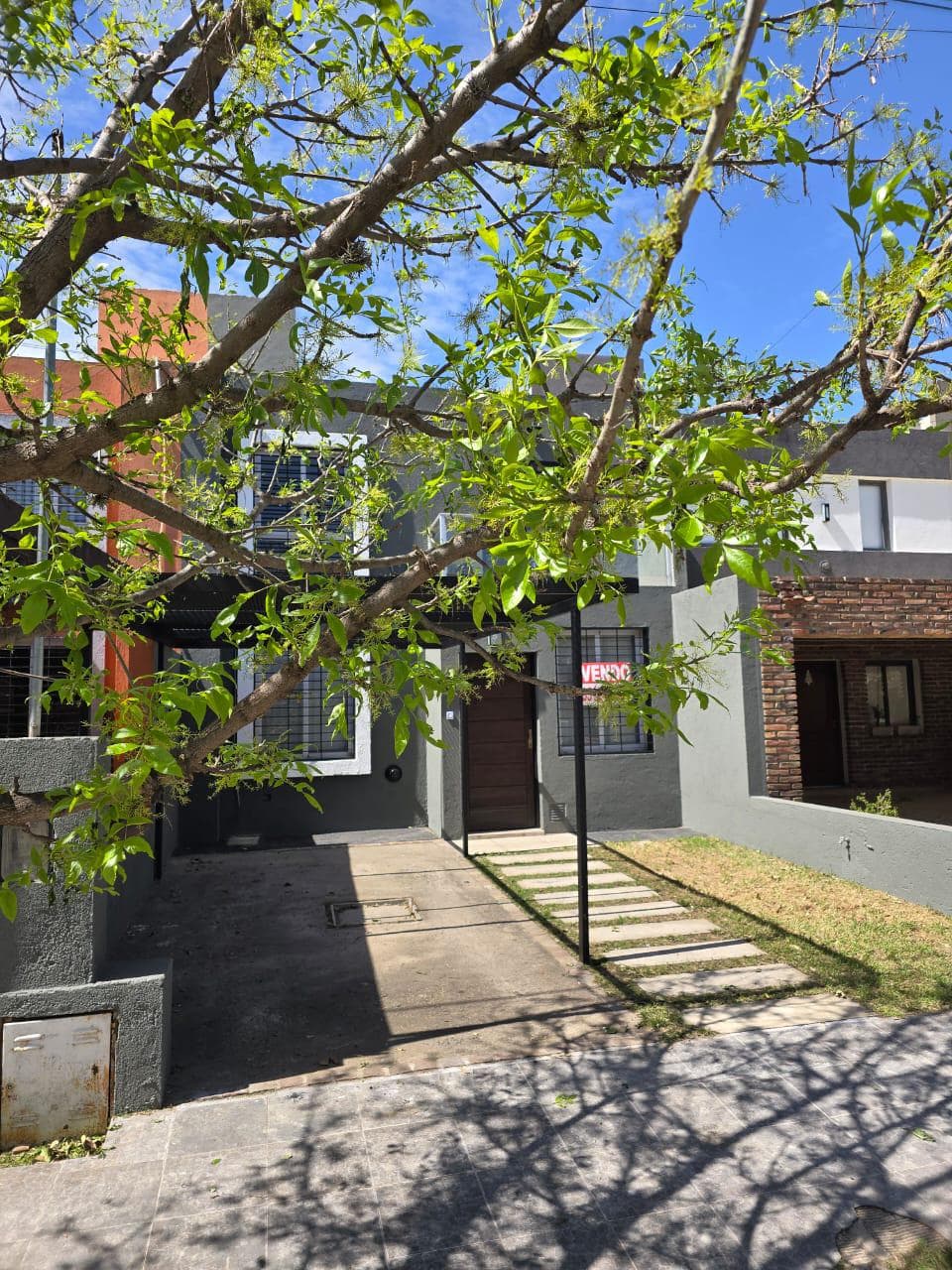 VENTA  DÚPLEX  EN JARDÍN DE LOS BOULEVARES  ZONA NORTE - Imagen 1